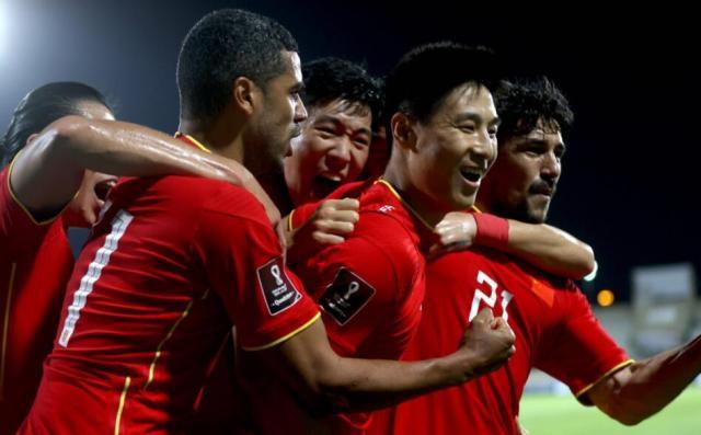 华体会APP官网-球员欠薪1年+，但老百姓依然觉得他们挣得太多了？